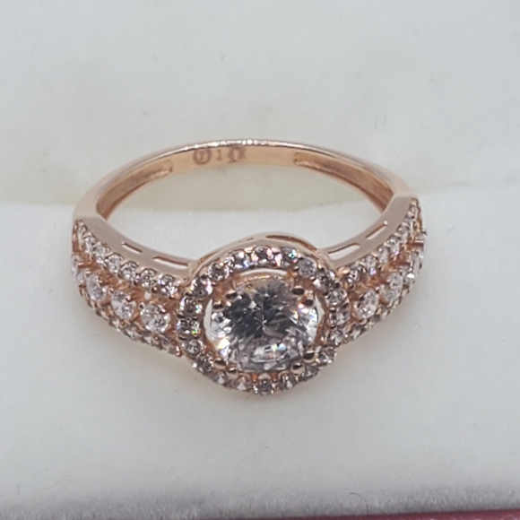 14 KT Rose Gold CZ Ring - Picture 4 of 7